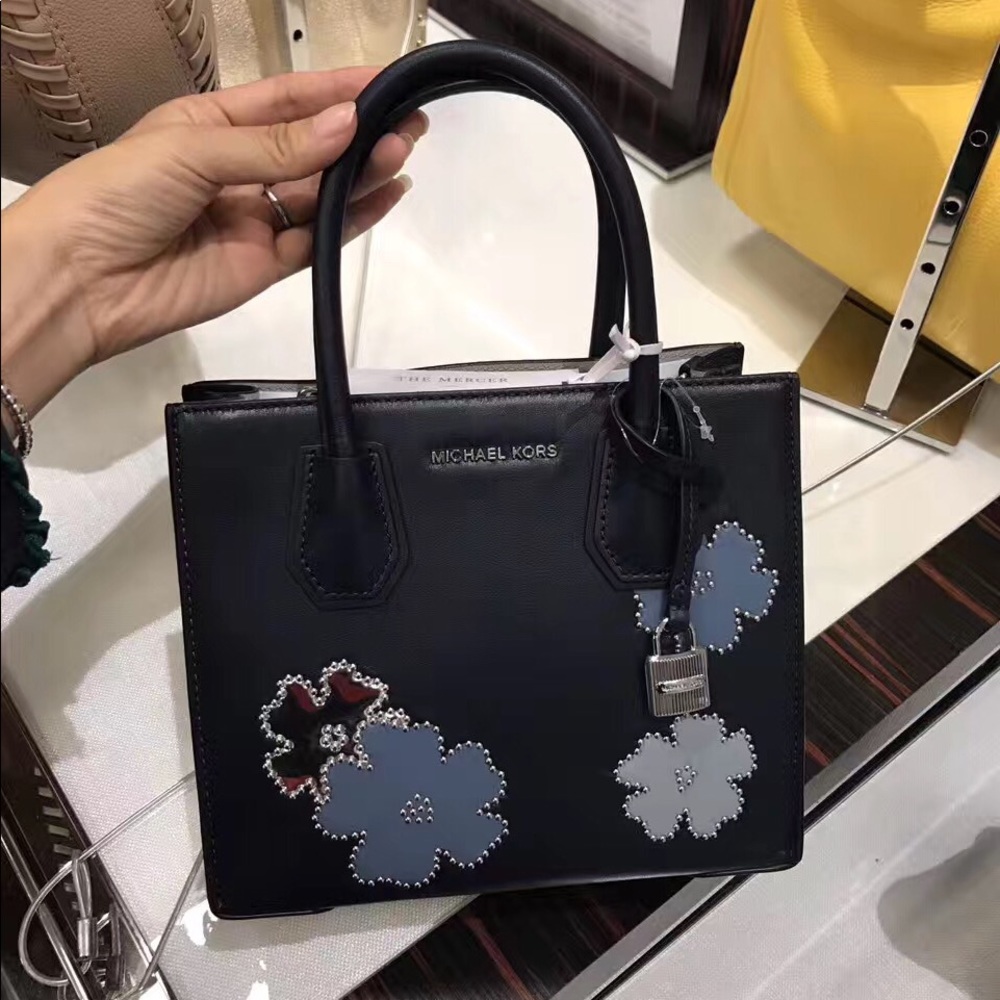 Mk meduim mercer with flowers